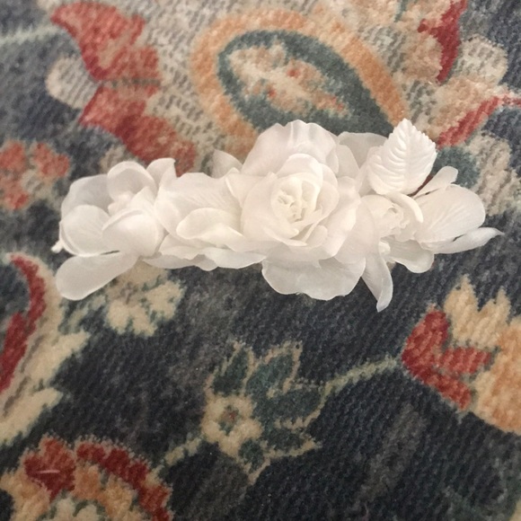 Flower Embellishments 3 Piece - Picture 4 of 7